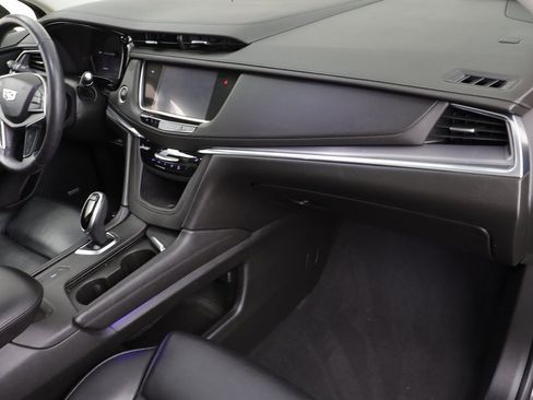 Used 2017 Cadillac XT5 Luxury w/ Driver Awareness Package image 21