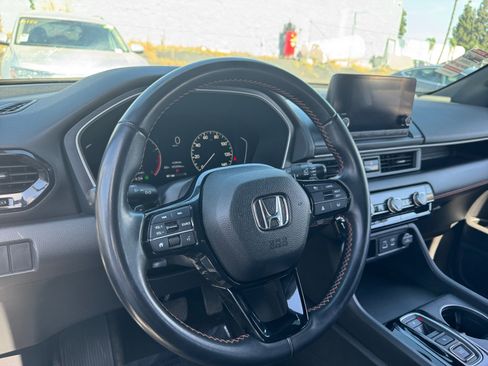 Used 2023 Honda Pilot Sport image 19