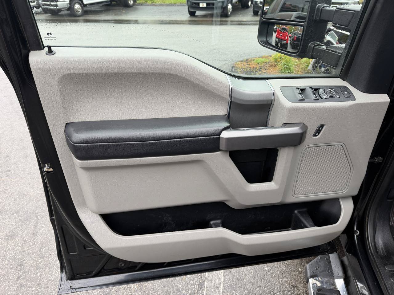 Used 2021 Ford F350 XLT w/ XLT Premium Package AWD/4WD image 22