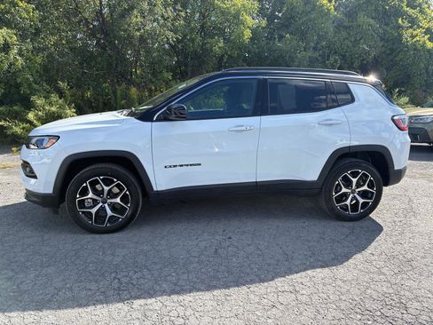 Used 2026 Jeep Compass Limited AWD/4WD image 4