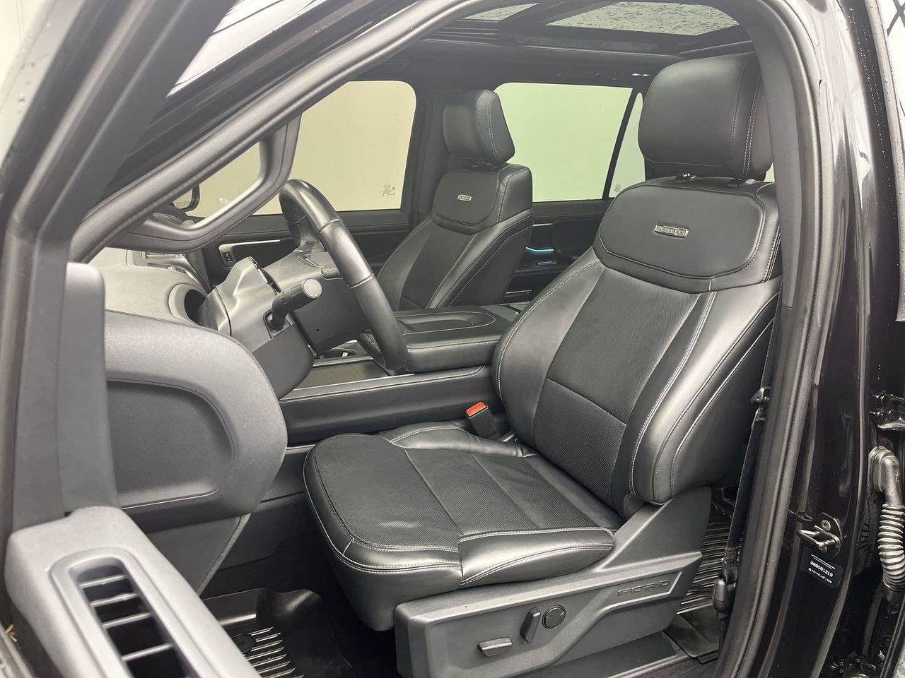 Certified 2025 Ford Expedition Max Platinum w/ Stealth Appearance Package AWD/4WD image 11