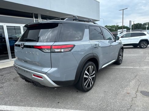 Used 2023 Nissan Pathfinder Platinum w/ Cargo Package AWD/4WD image 5
