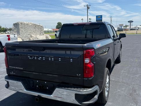 Used 2023 Chevrolet Silverado 1500 LT AWD/4WD image 7