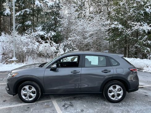 Used 2024 Honda HR-V LX image 2