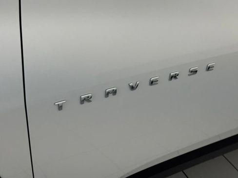 Certified 2023 Chevrolet Traverse LT w/ LT Premium Package AWD/4WD image 39