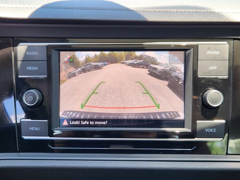 Used 2023 Volkswagen Jetta SE w/ Panoramic Sunroof Package FWD image 13