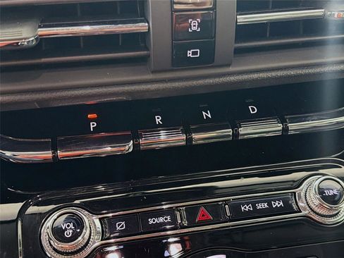 Used 2022 Lincoln Corsair AWD w/ Equipment Group 101A image 18