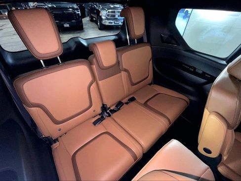 Used 2025 Nissan Armada SL w/ Captain's Chari Seat Package AWD/4WD image 38