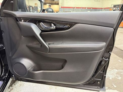 Used 2022 Nissan Rogue Sport SL AWD/4WD image 29