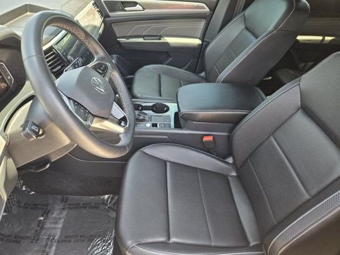 Used 2023 Volkswagen Atlas Cross Sport SE FWD image 12