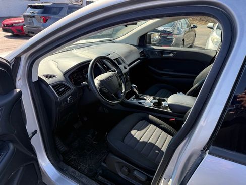 Used 2018 Ford Edge SE w/ Cargo Accessory Package image 7