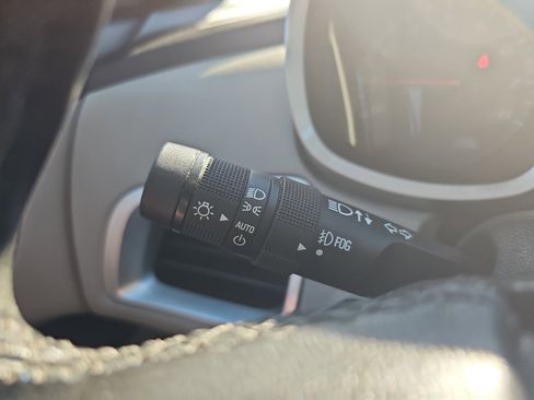 Used 2017 Chevrolet Equinox Premier FWD image 30