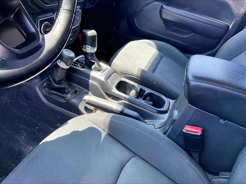 Used 2022 Jeep Gladiator Sport AWD/4WD image 14