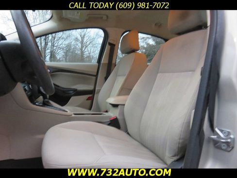 Used 2015 Ford Focus SE image 22