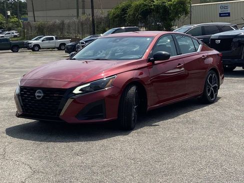 Used 2023 Nissan Altima 2.5 SR FWD image 4