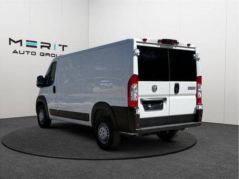 Used 2024 RAM ProMaster 2500 w/ Convenience Group FWD image 7
