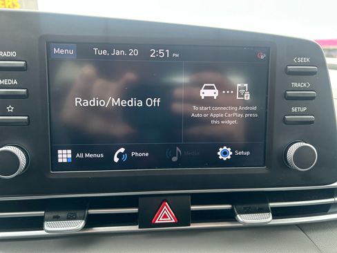 Used 2023 Hyundai Elantra SEL image 18