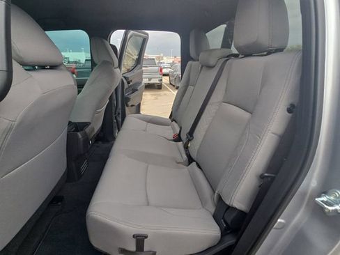 Used 2025 Toyota Tacoma SR5 AWD/4WD image 15