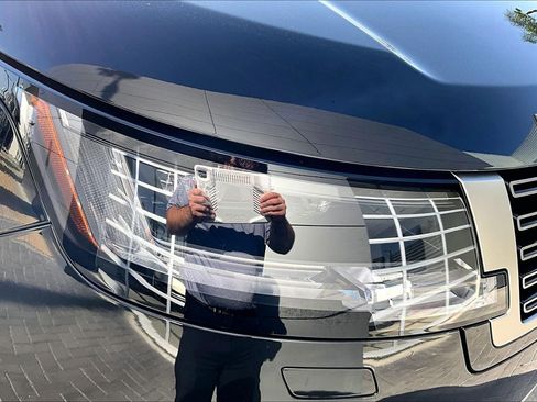 Used 2023 Land Rover Range Rover Long Wheelbase SE image 28