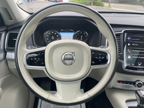 Used 2018 Volvo XC90 T6 Momentum w/ Convenience Package AWD/4WD image 21