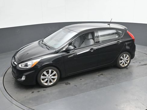 Used 2014 Hyundai Accent SE FWD image 32