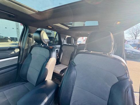 Used 2017 Ford Explorer XLT w/ Equipment Group 202A image 20