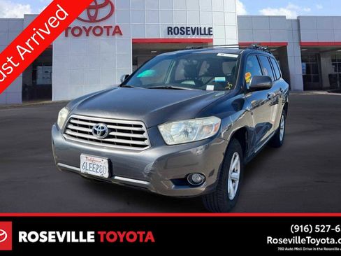 Used 2010 Toyota Highlander SE image 1