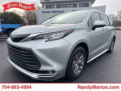 Used 2023 Toyota Sienna XLE