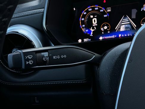 Used 2024 Chevrolet Colorado LT w/ LT Convenience Package II image 38