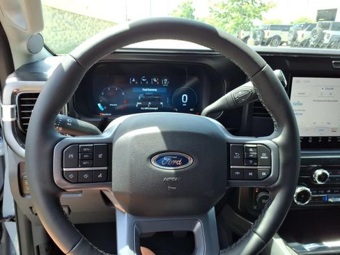 New 2026 Ford F250 Lariat w/ Black Appearance Package AWD/4WD image 22