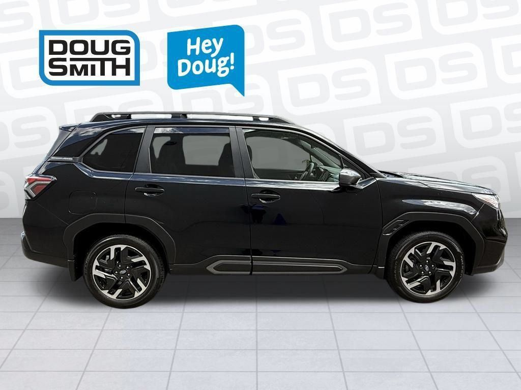 Used 2025 Subaru Forester Limited AWD/4WD image 6