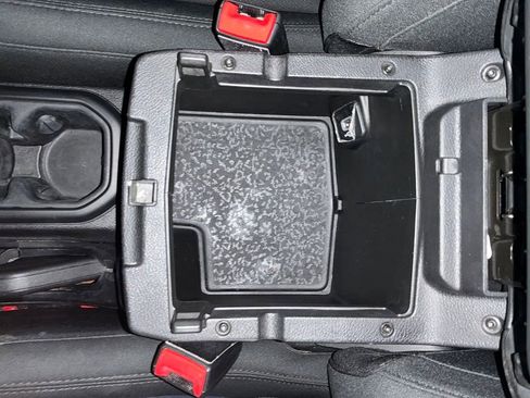 Used 2019 Jeep Wrangler Unlimited Sport S image 24