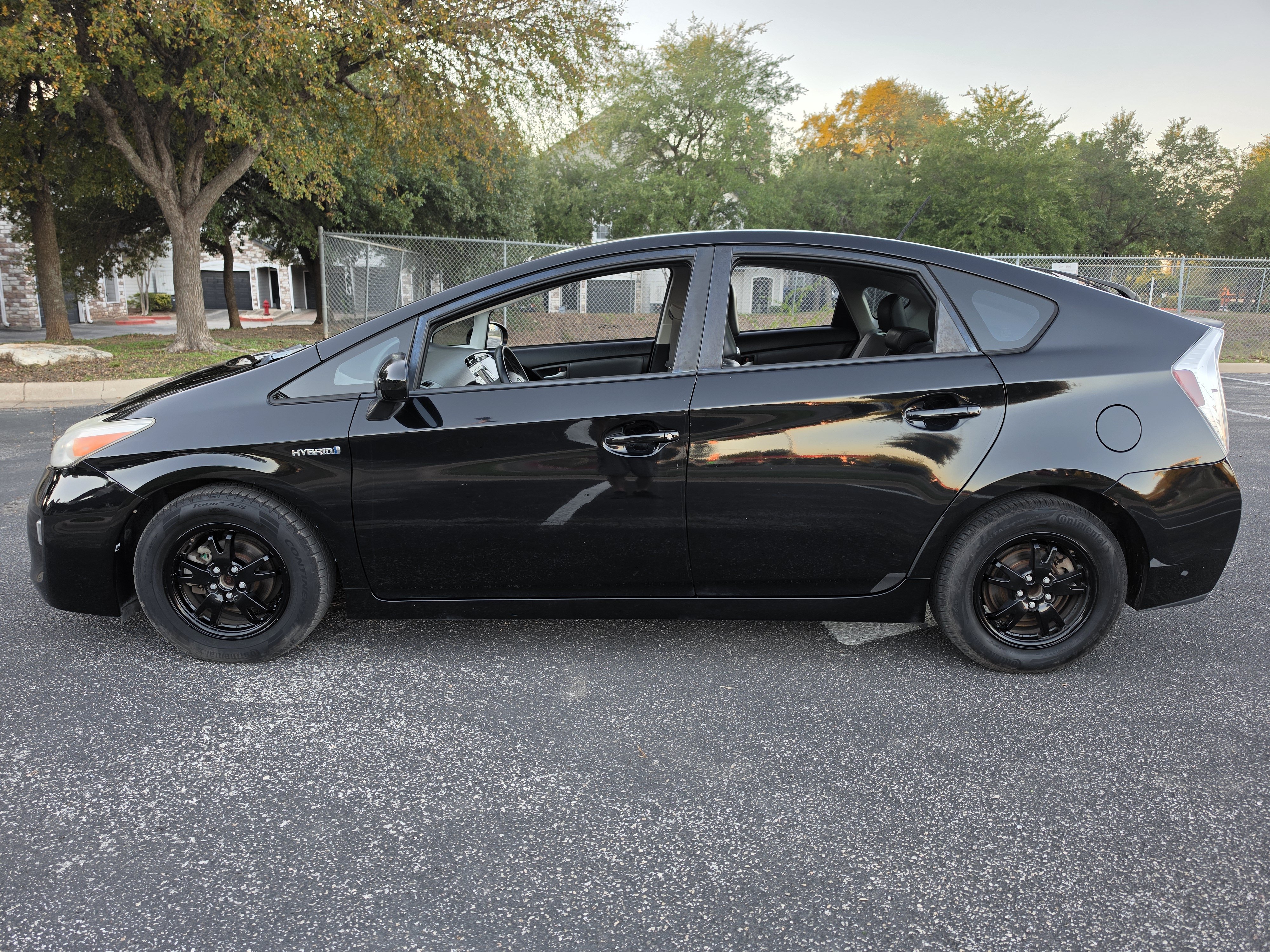Used 2013 Toyota Prius Four w/ Deluxe Solar Roof Pkg FWD image 4