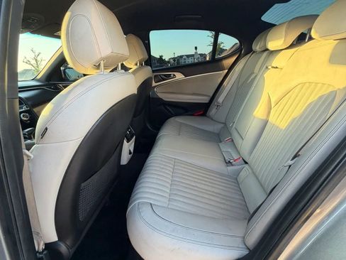Used 2022 Genesis G70 3.3T RWD image 30