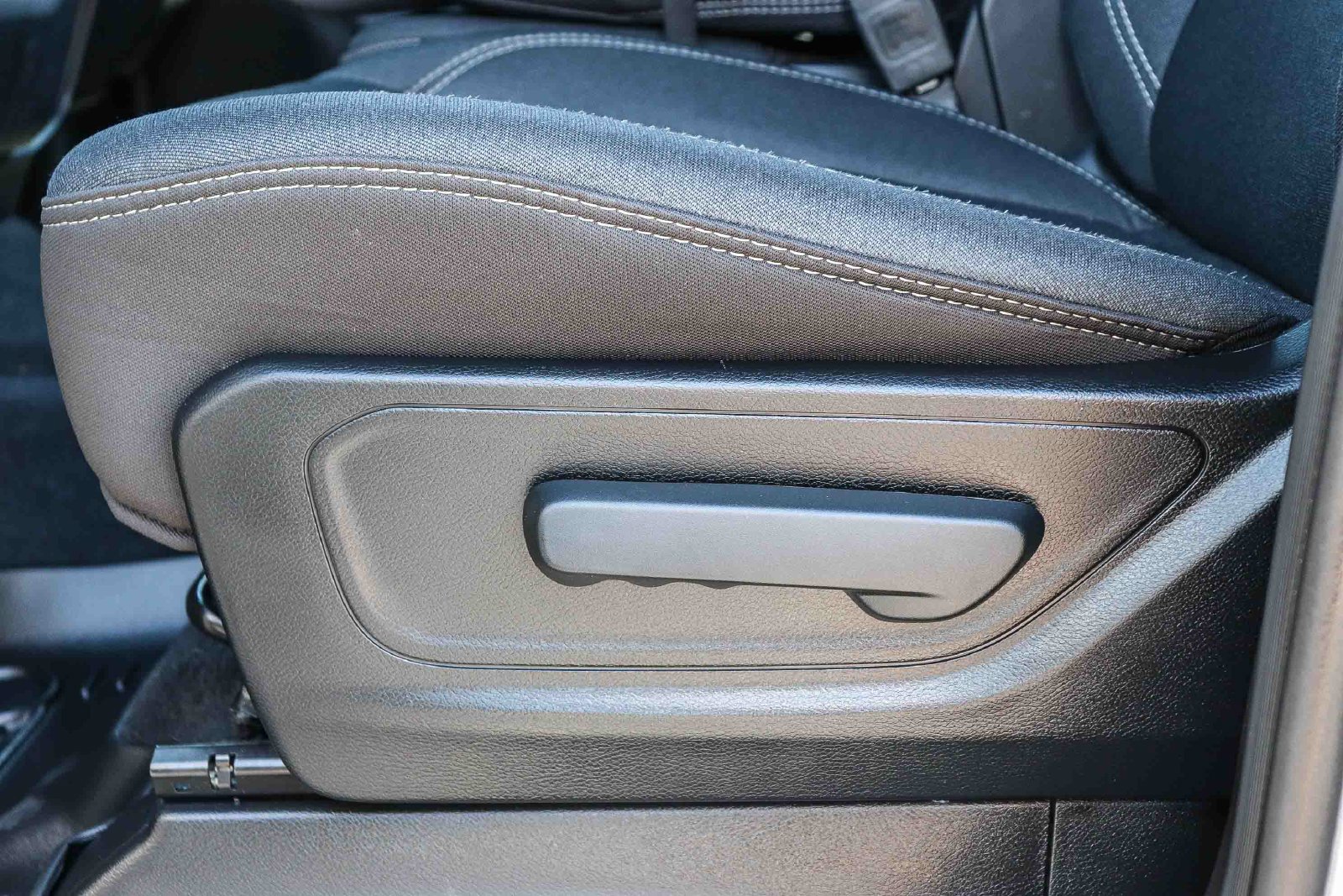 Used 2025 RAM 1500 Big Horn AWD/4WD image 23