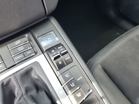 Used 2017 Porsche Macan image 27