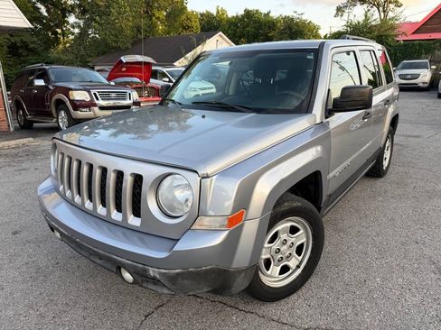 Used 2014 Jeep Patriot Sport FWD image 2