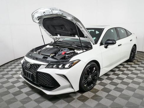 Used 2021 Toyota Avalon XSE FWD image 32