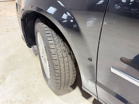 Used 2017 Dodge Grand Caravan Crew image 3