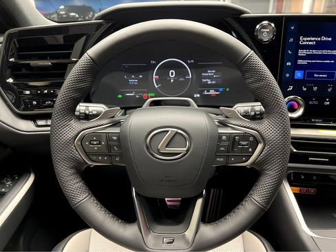 New 2026 Lexus TX 500h AWD image 30
