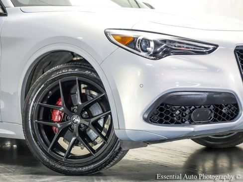 Used 2020 Alfa Romeo Stelvio Ti Sport w/ Quick Order Package 22S Sport AWD/4WD image 3