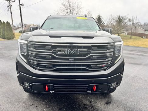 Used 2022 GMC Sierra 1500 AT4 w/ Technology Package image 3