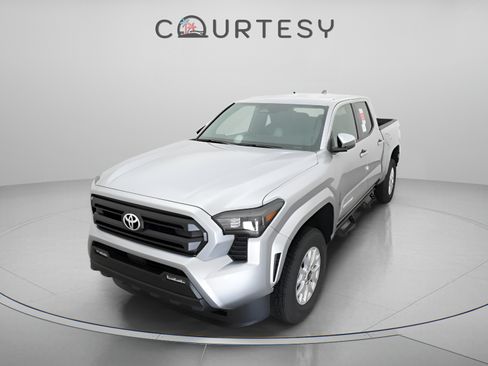 Certified 2026 Toyota Tacoma SR5 AWD/4WD image 1