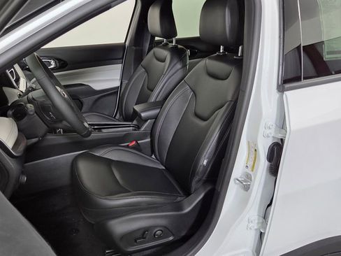 New 2026 Jeep Compass Limited image 14