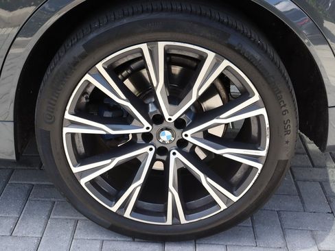 Used 2022 BMW X7 xDrive40i w/ M Sport Package image 53