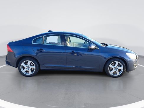 Used 2013 Volvo S60 T5 image 2