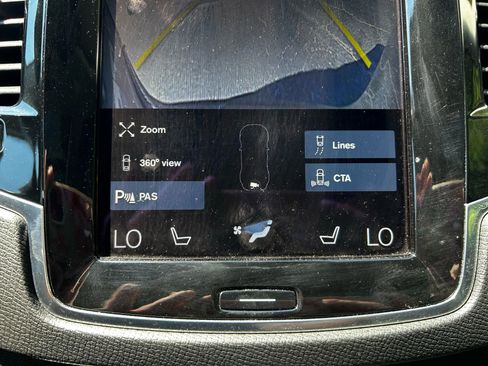 Used 2016 Volvo XC90 T6 Momentum w/ Momentum Plus Package image 21