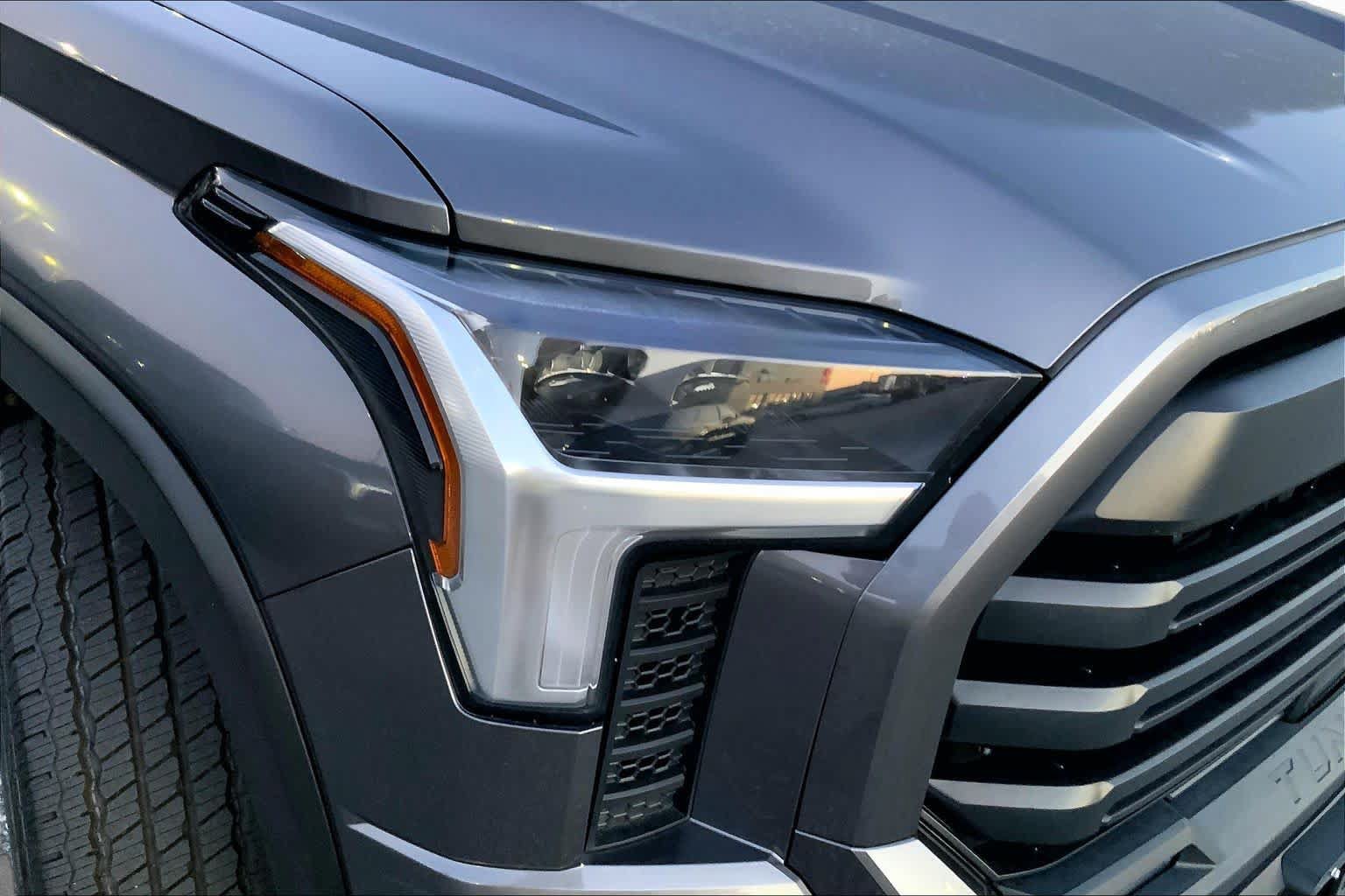 Used 2023 Toyota Tundra SR5 w/ SR5 Premium Package AWD/4WD image 20