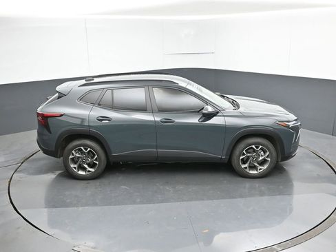 Used 2025 Chevrolet Trax LT image 48