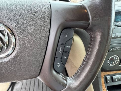 Used 2011 Buick Enclave CXL FWD image 18